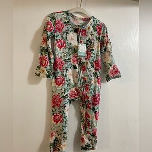 NWT Gigi & Max bamboo floral ruffle zip